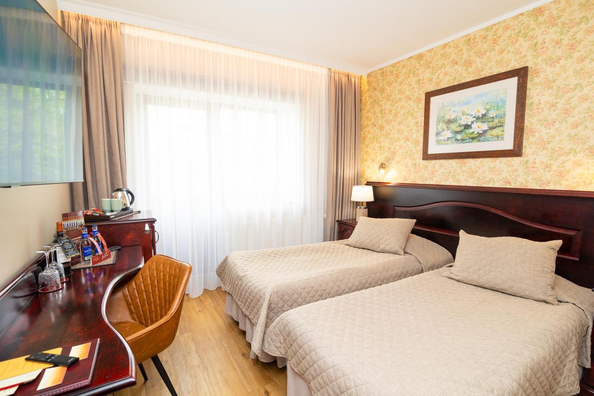Hotel Legend Parnu Ngoại thất bức ảnh