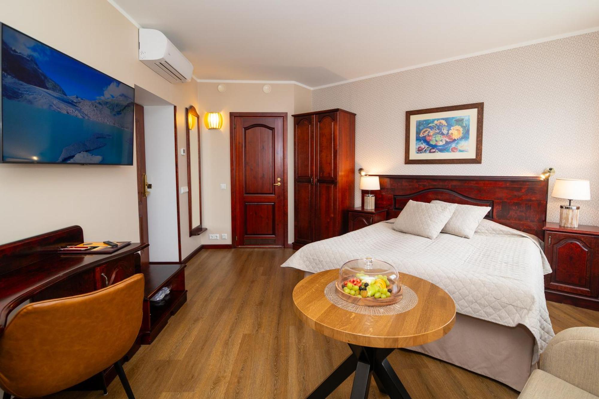 Hotel Legend Parnu Ngoại thất bức ảnh