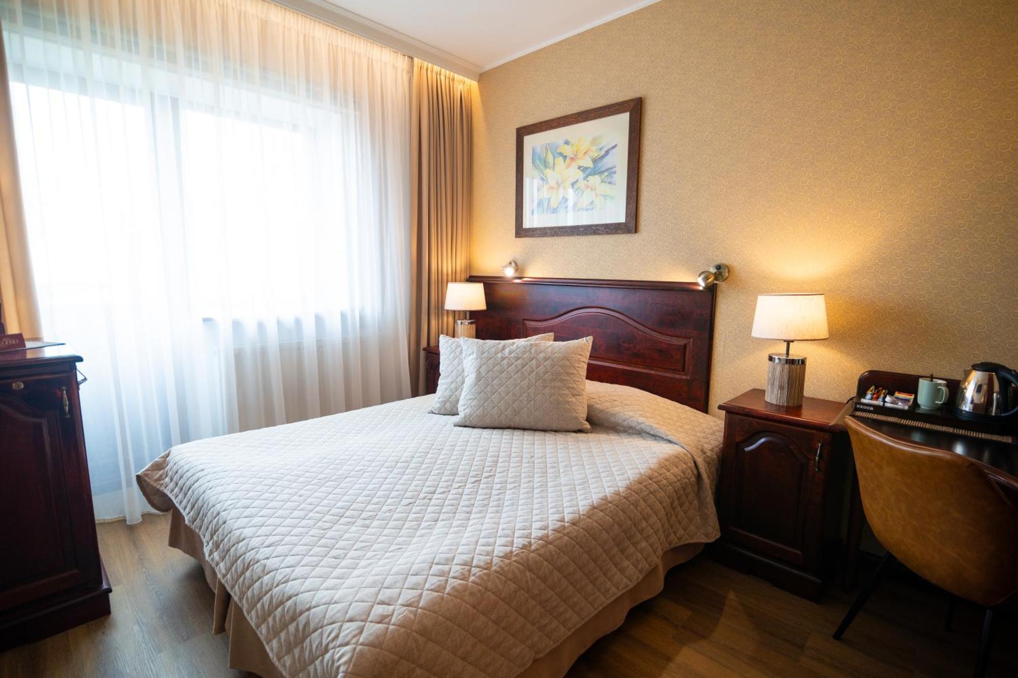 Hotel Legend Parnu Ngoại thất bức ảnh