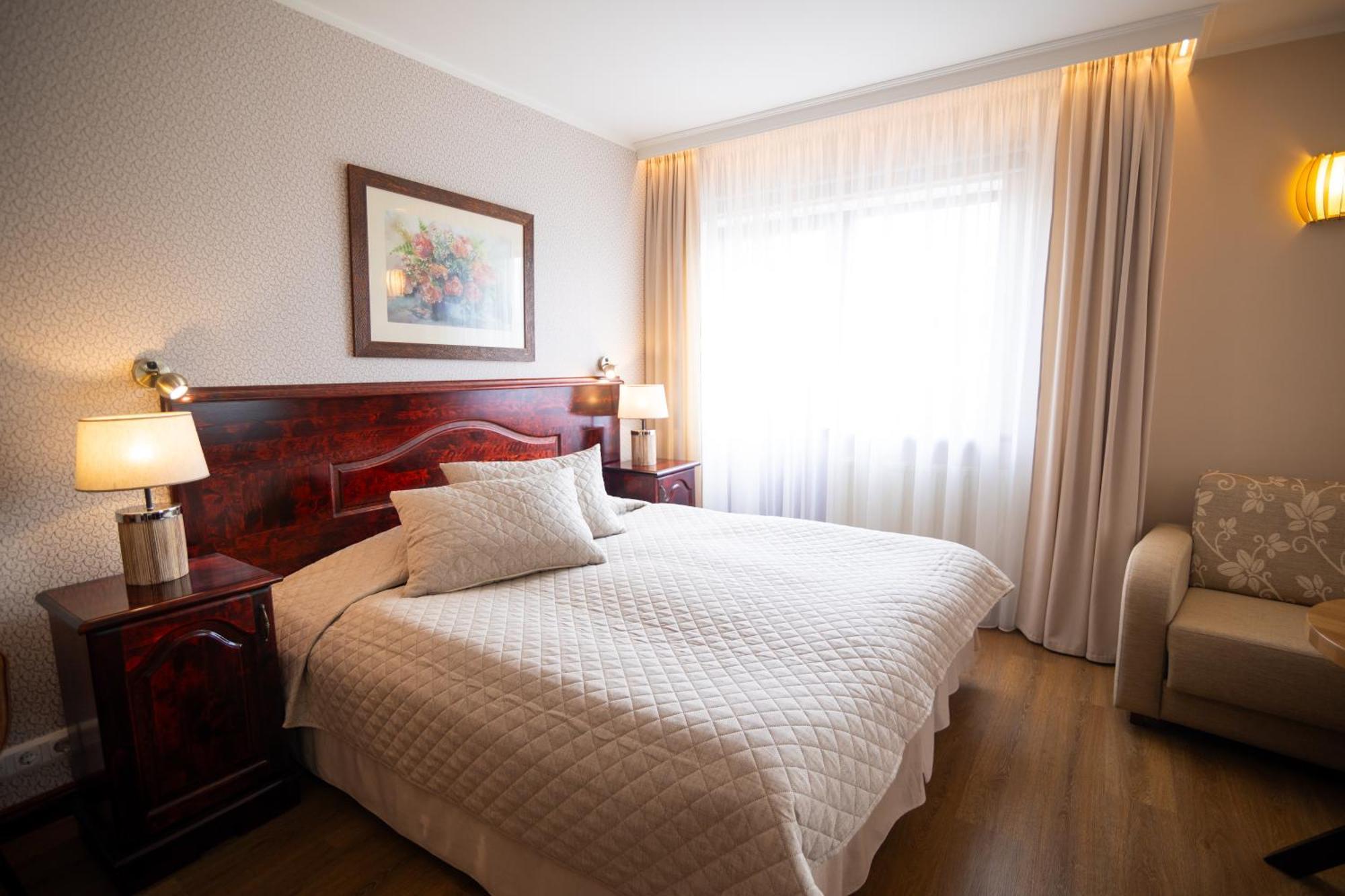 Hotel Legend Parnu Ngoại thất bức ảnh