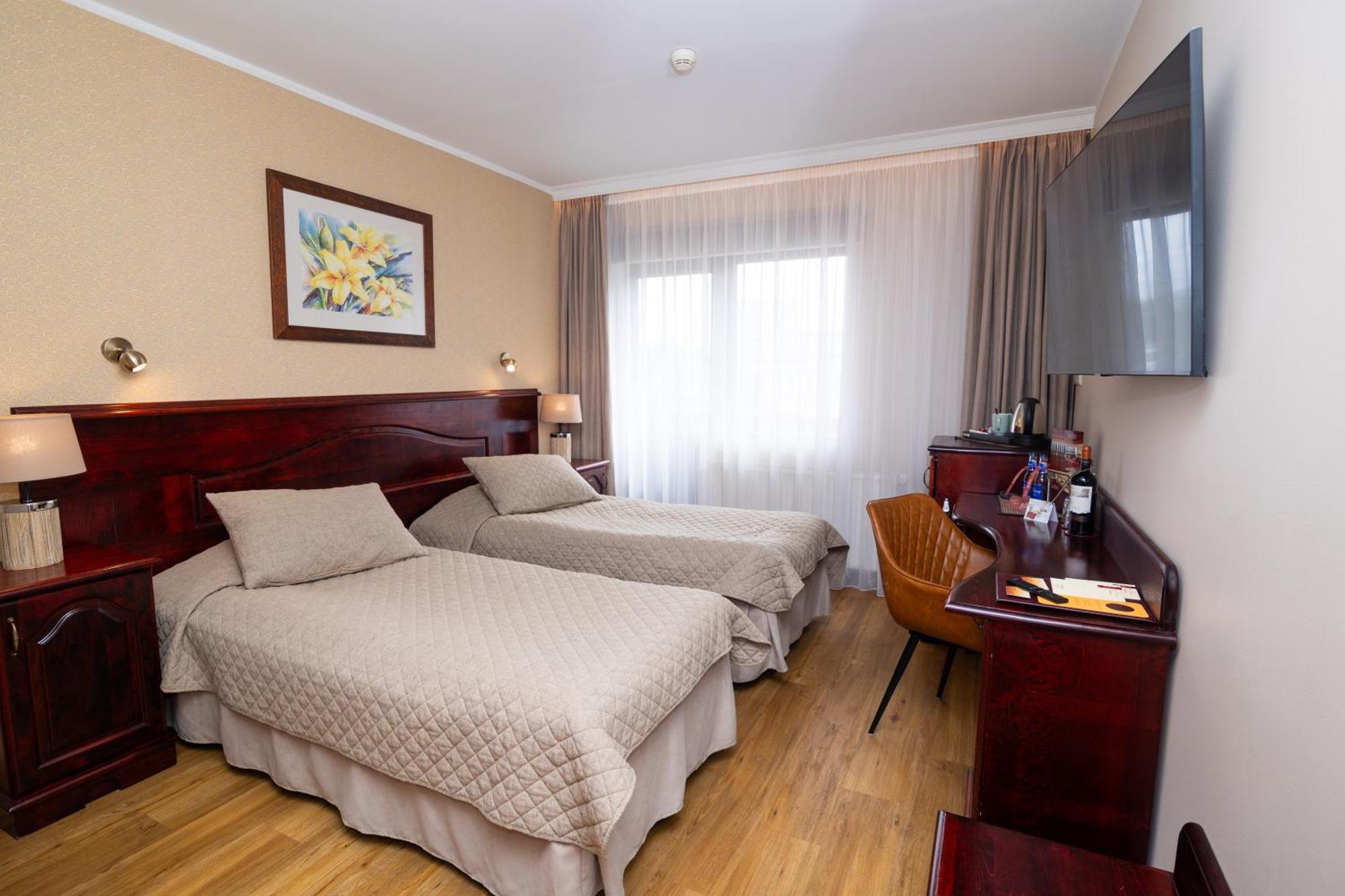 Hotel Legend Parnu Ngoại thất bức ảnh
