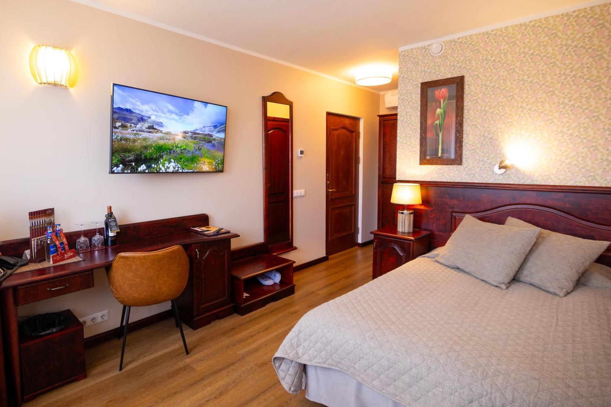 Hotel Legend Parnu Ngoại thất bức ảnh