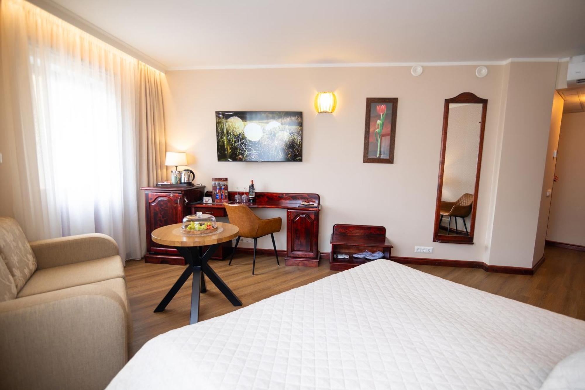 Hotel Legend Parnu Ngoại thất bức ảnh