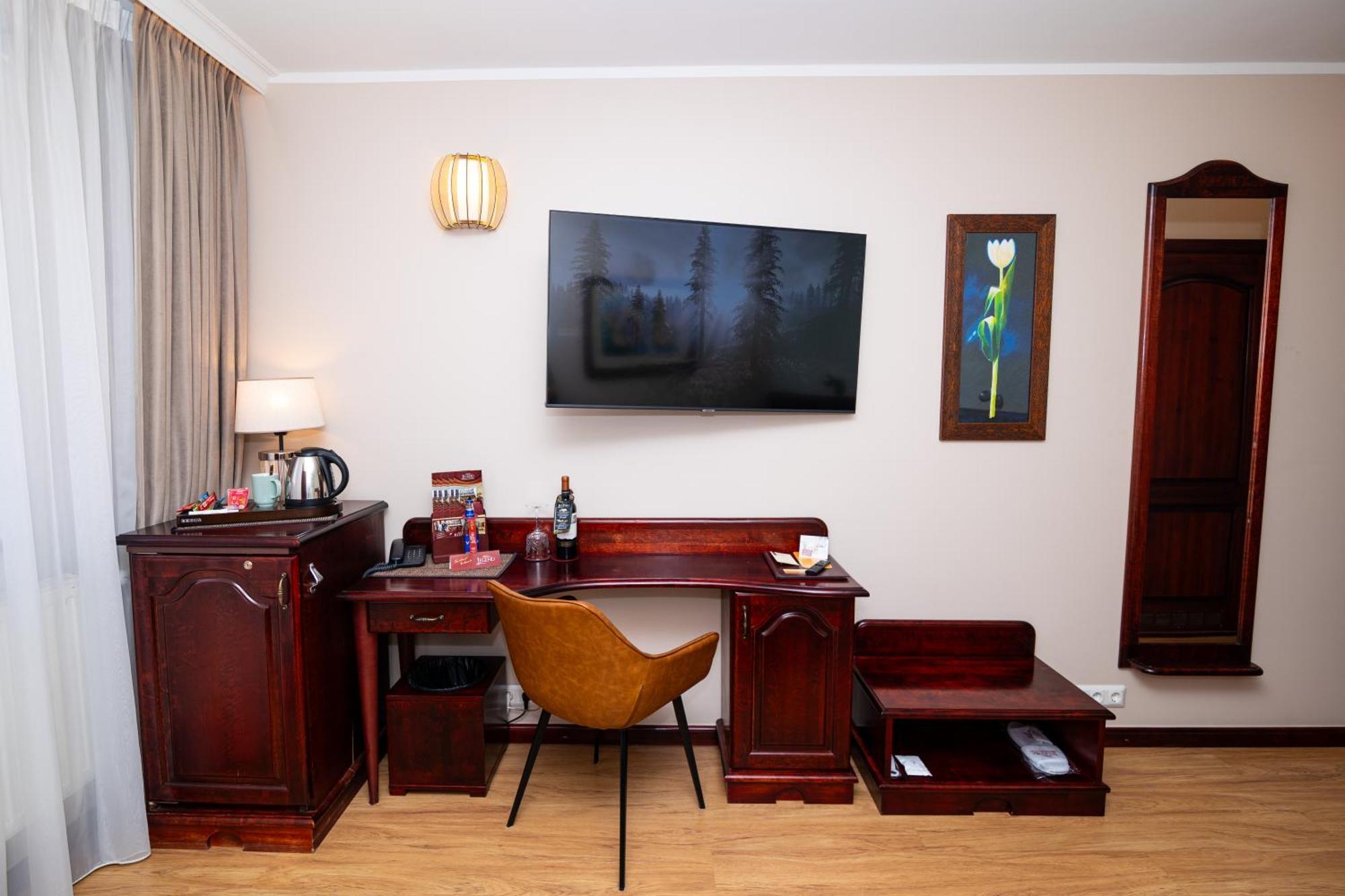 Hotel Legend Parnu Ngoại thất bức ảnh