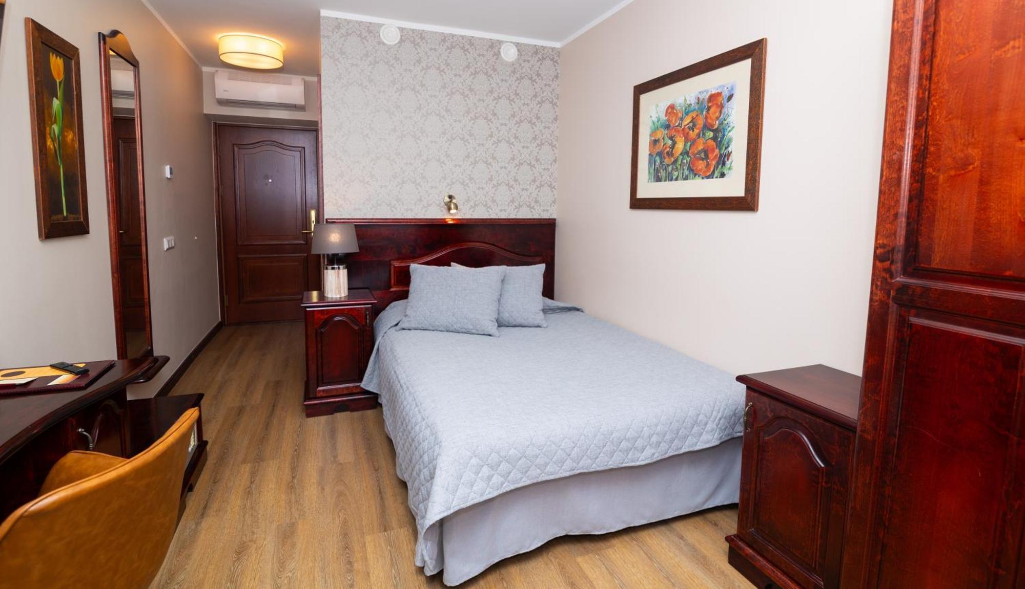 Hotel Legend Parnu Ngoại thất bức ảnh