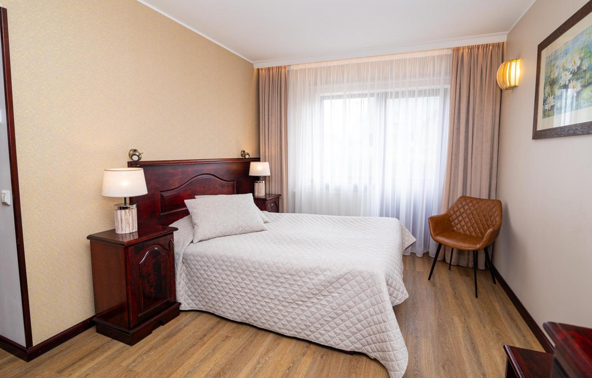 Hotel Legend Parnu Ngoại thất bức ảnh