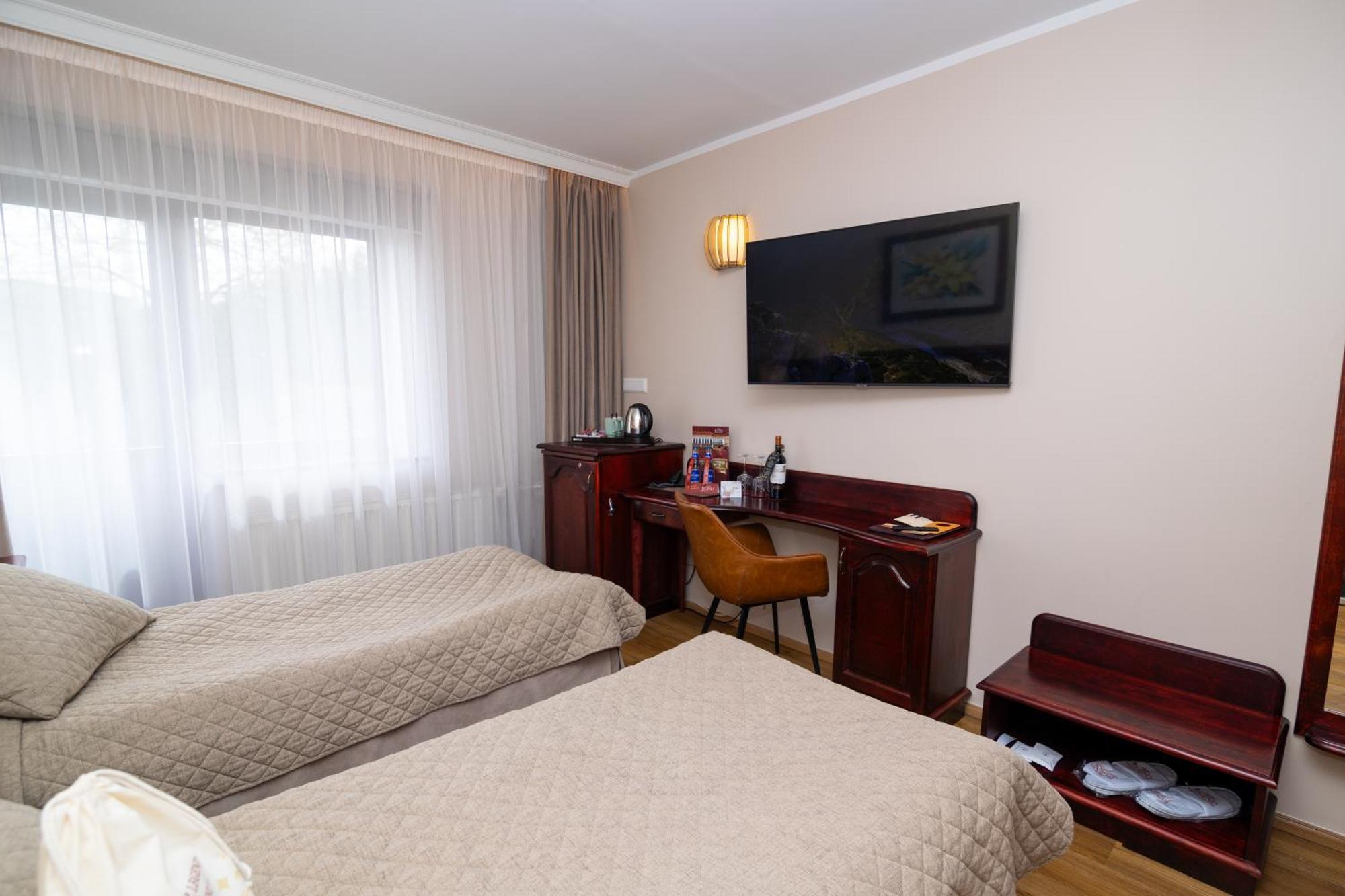 Hotel Legend Parnu Ngoại thất bức ảnh