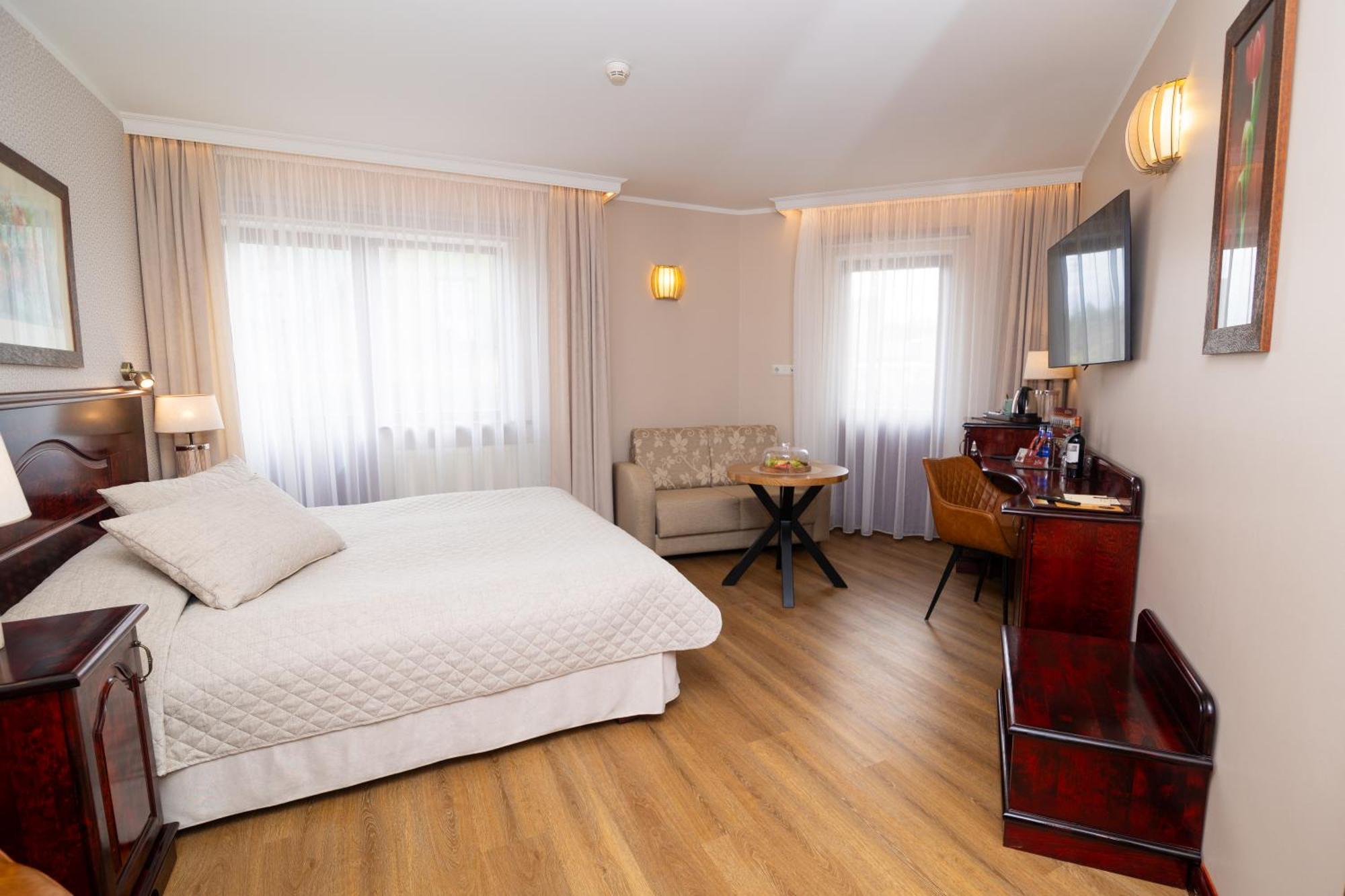 Hotel Legend Parnu Ngoại thất bức ảnh