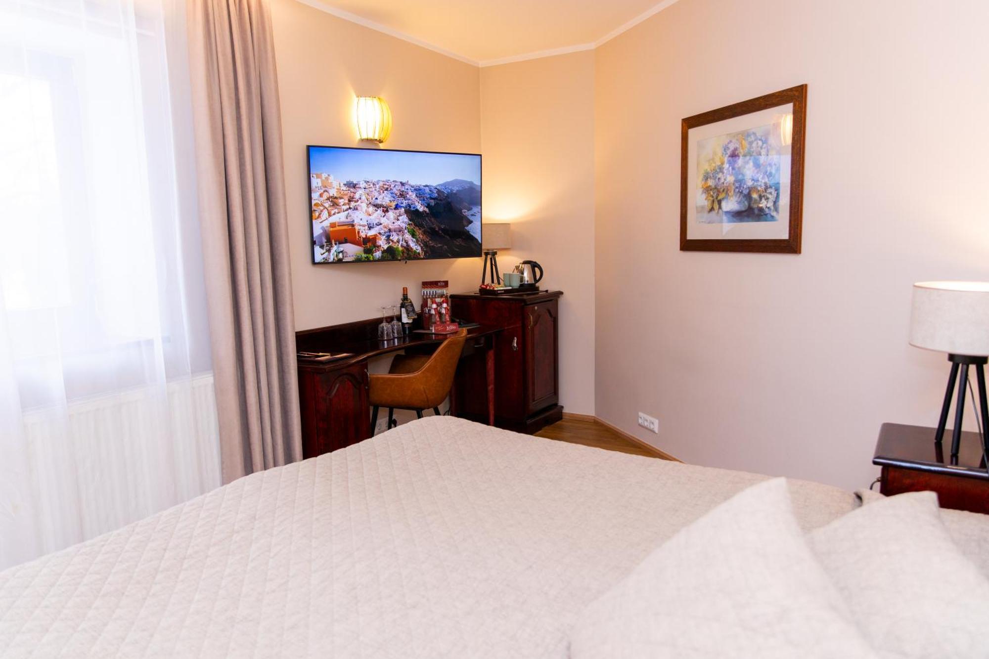 Hotel Legend Parnu Ngoại thất bức ảnh
