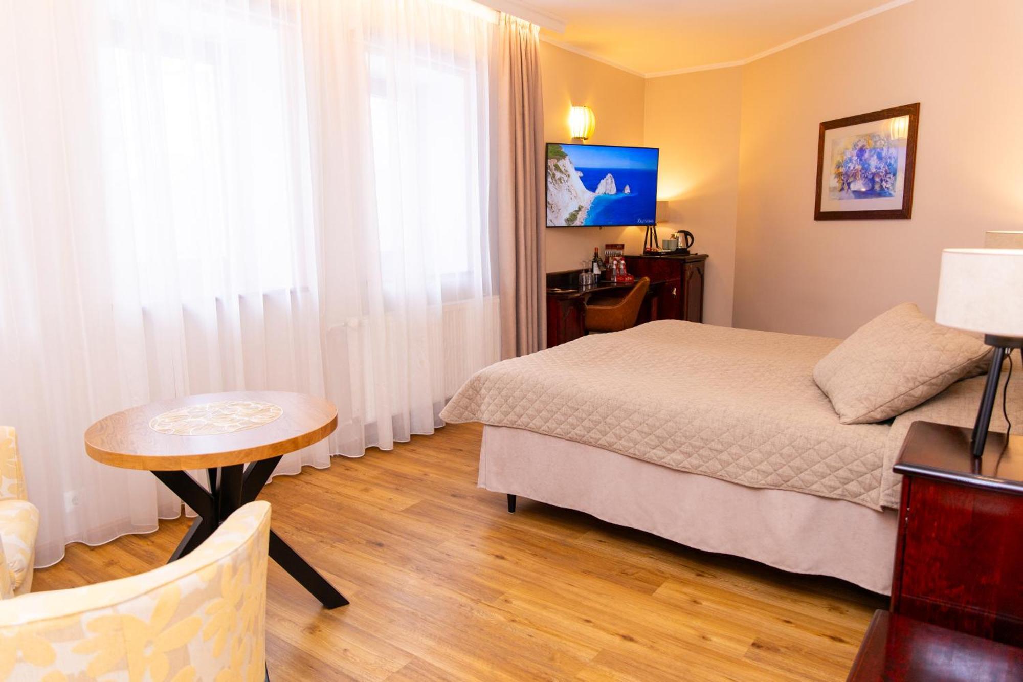 Hotel Legend Parnu Ngoại thất bức ảnh
