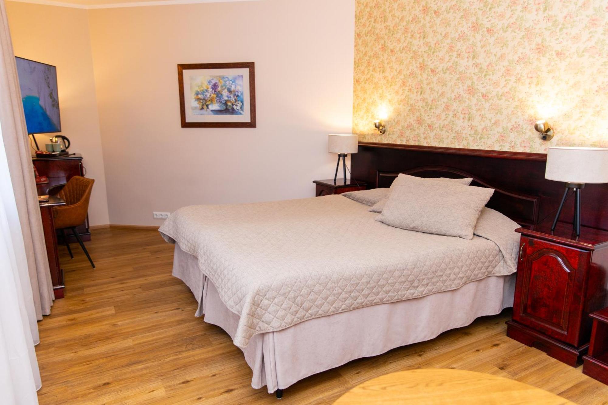 Hotel Legend Parnu Ngoại thất bức ảnh