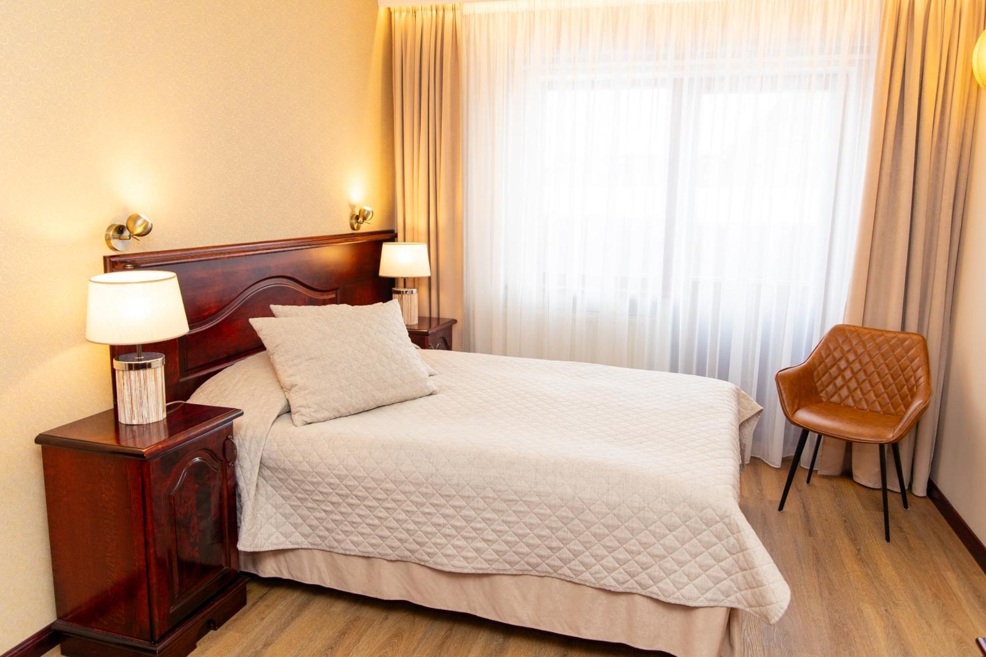 Hotel Legend Parnu Ngoại thất bức ảnh